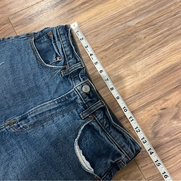 Abercrombie & Fitch High Rise Mom Short - Picture 7 of 9